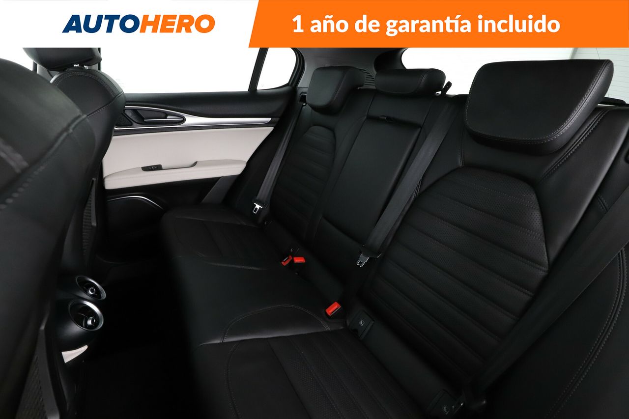 Foto Alfa Romeo Stelvio 15