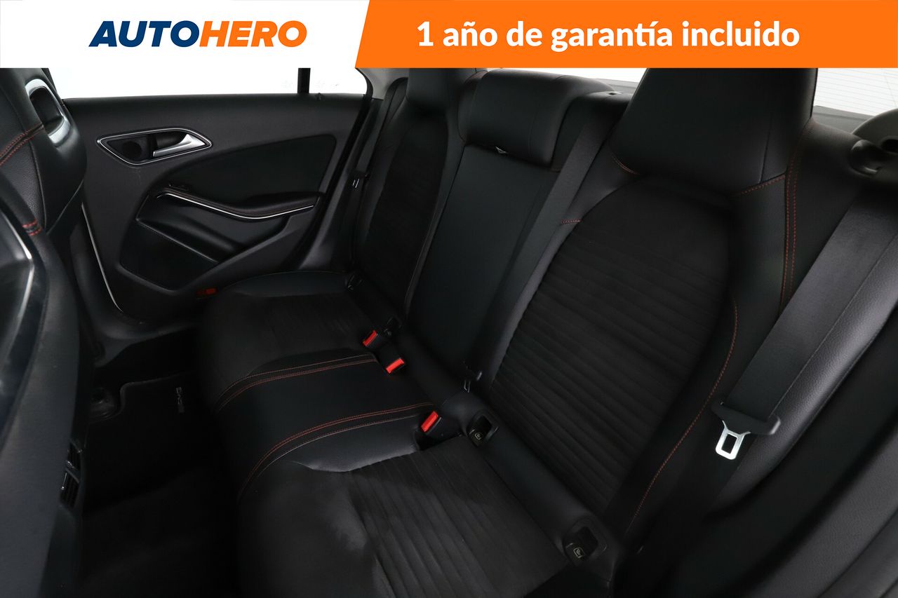 Foto Mercedes-Benz Clase CLA 15