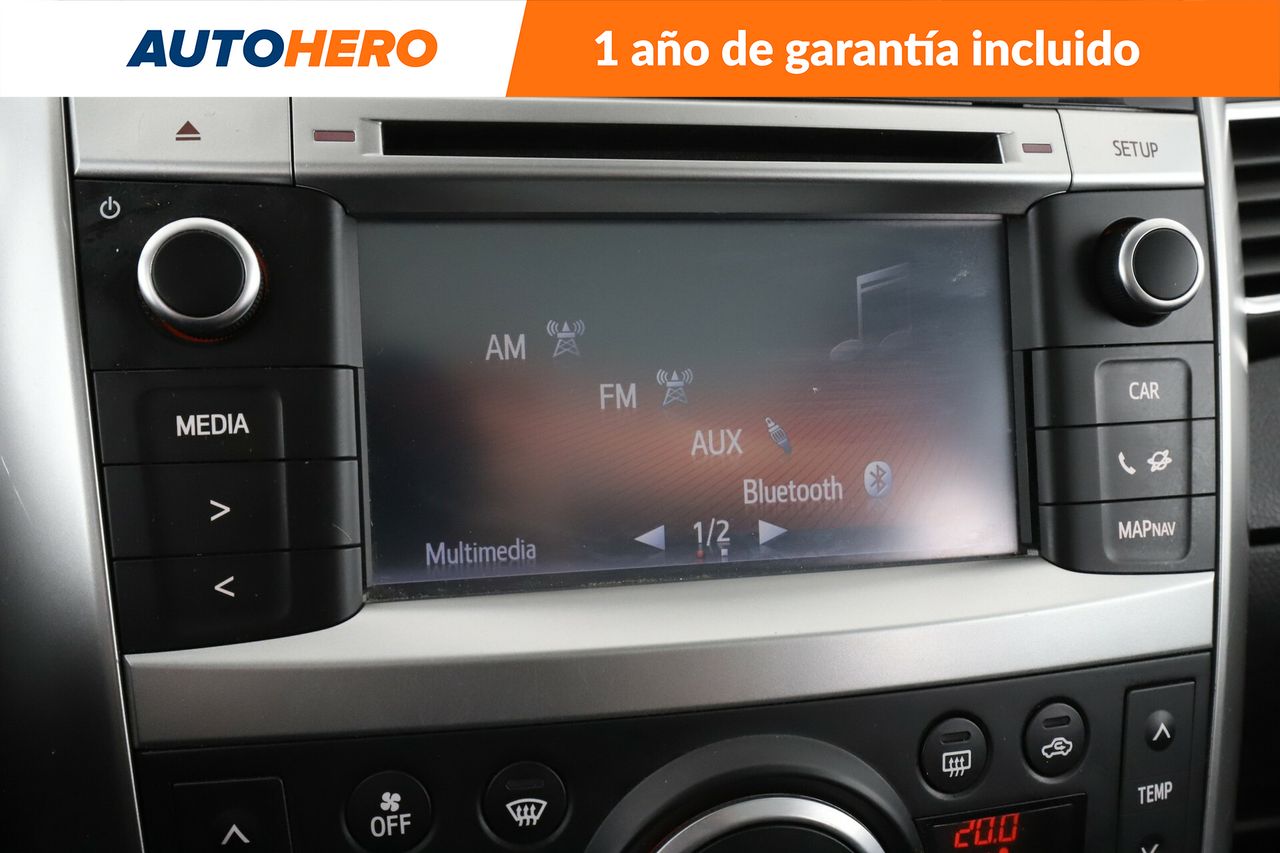 Foto Toyota Corolla Verso 28
