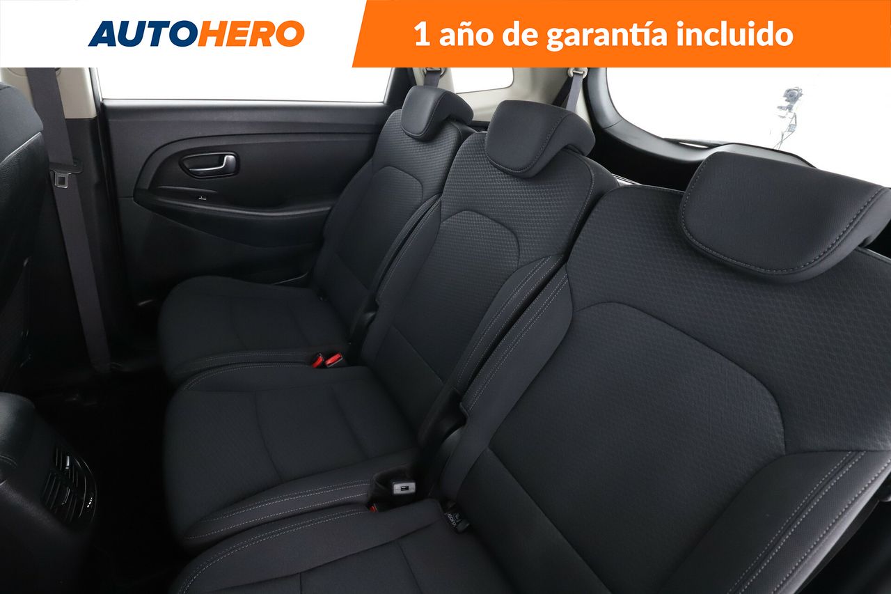 Foto Kia Carens 15
