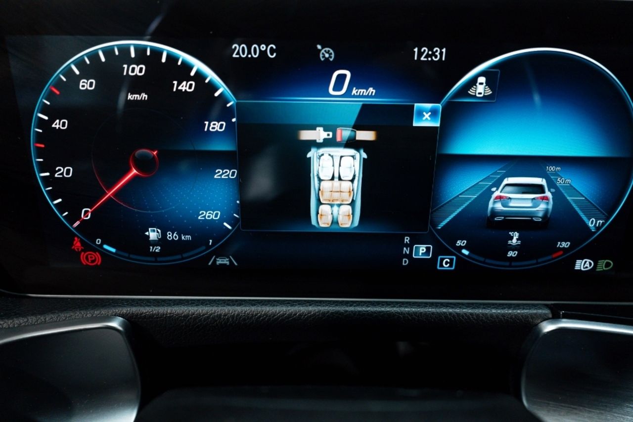 Foto Mercedes-Benz Clase GLB 14