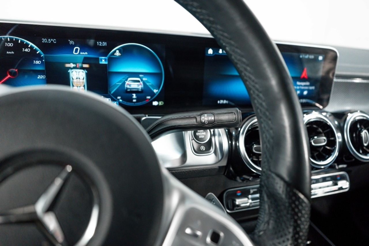 Foto Mercedes-Benz Clase GLB 17