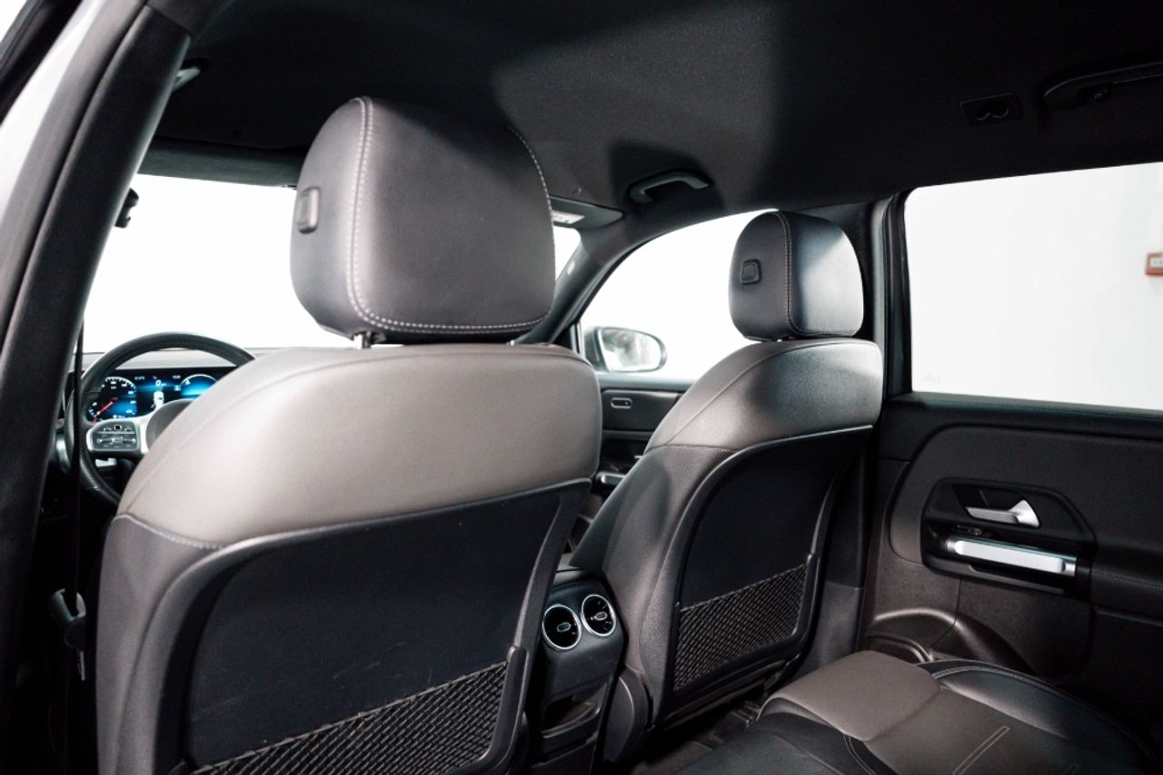 Foto Mercedes-Benz Clase GLB 25