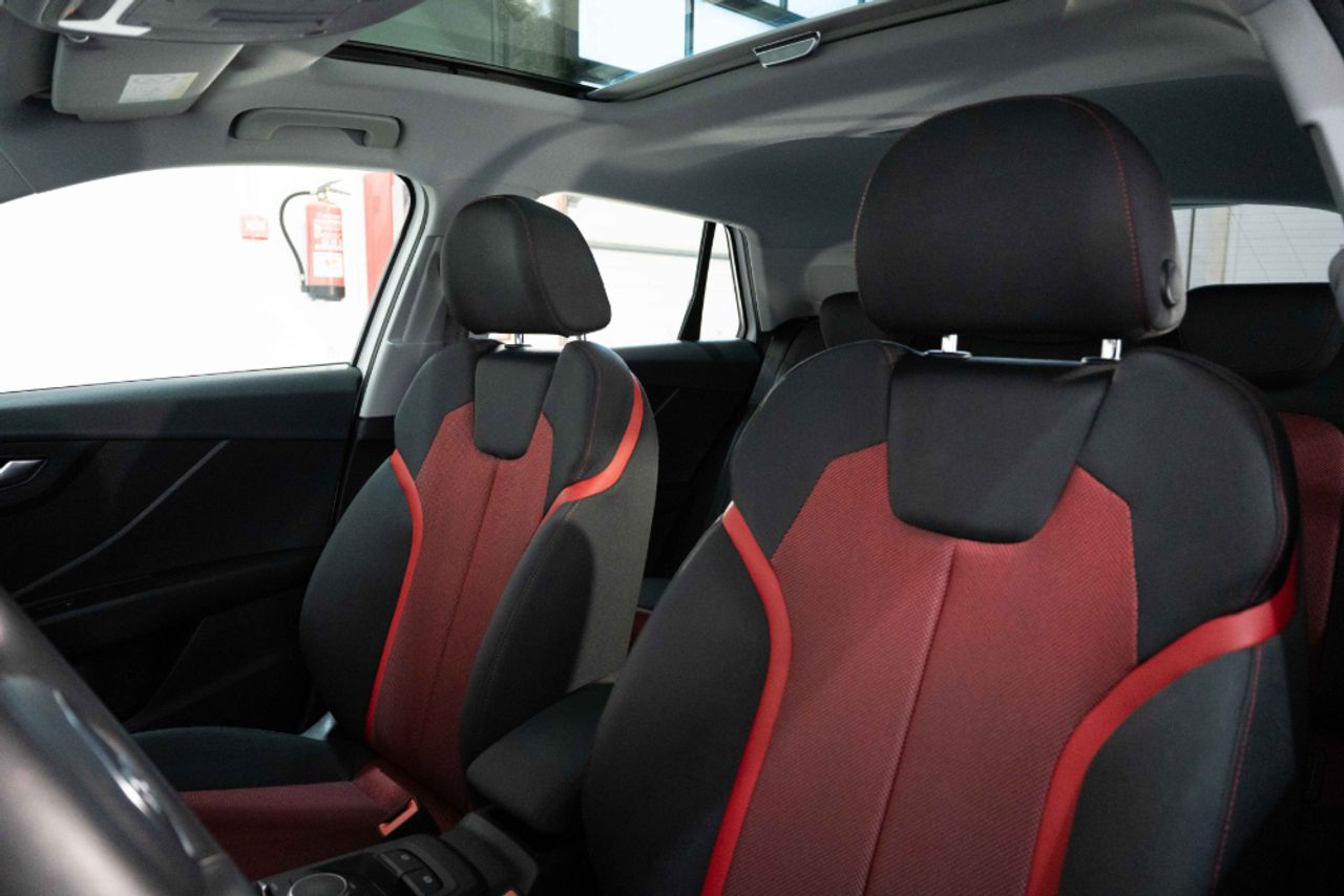 Foto Audi Q2 8
