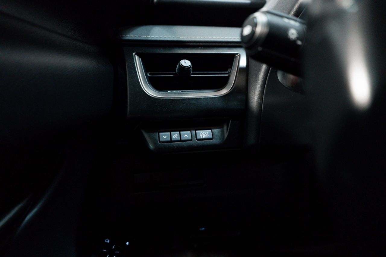 Foto Lexus UX 10