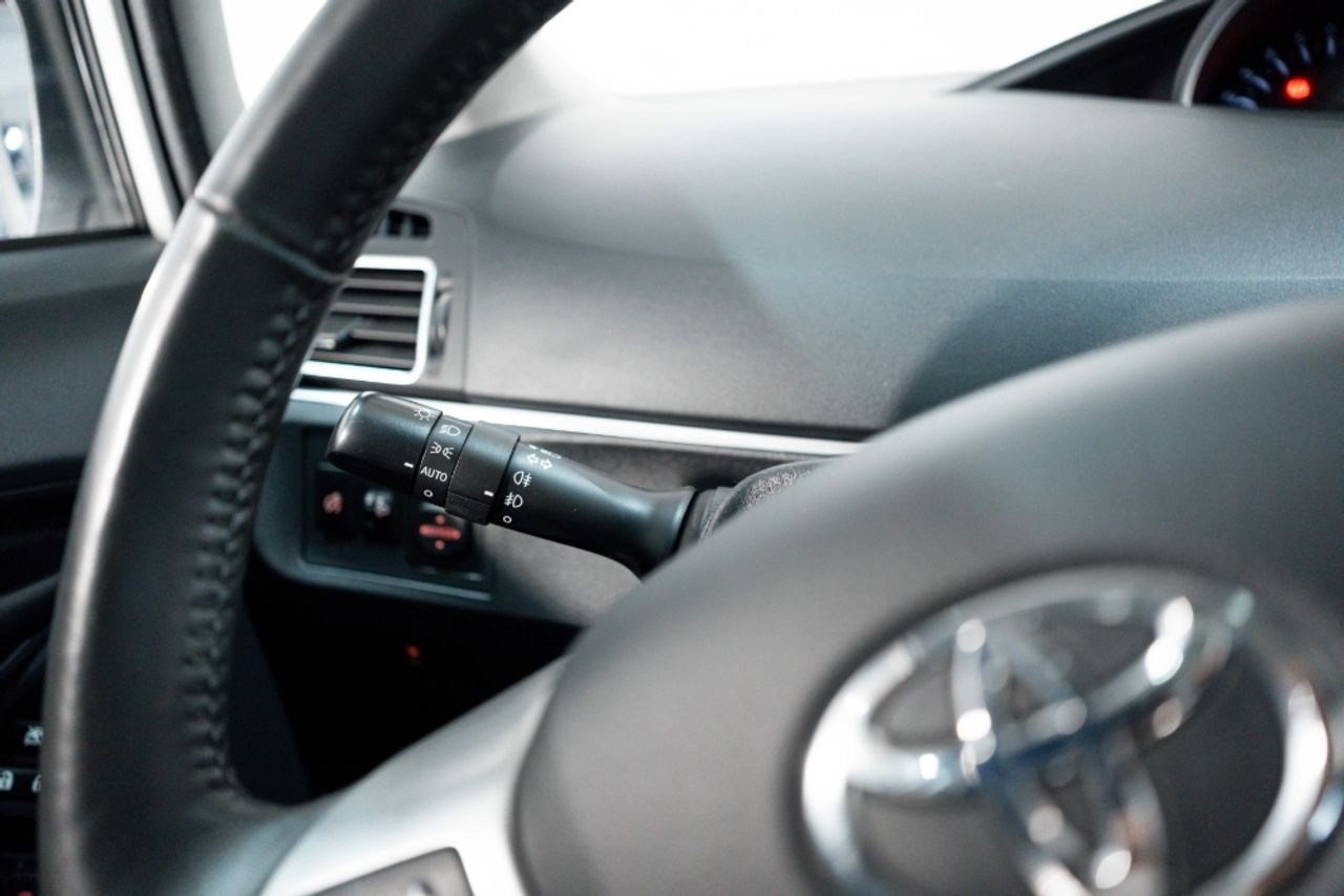 Foto Toyota Corolla Verso 10