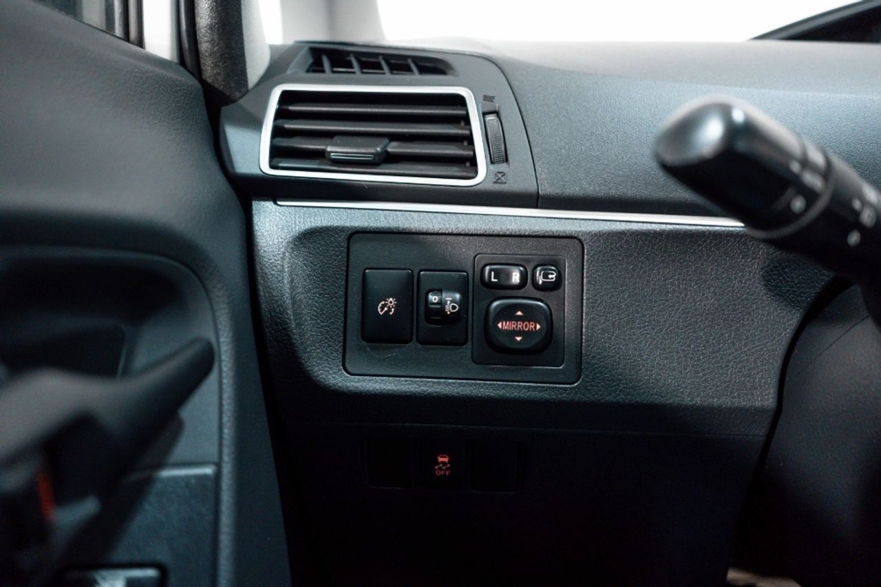 Foto Toyota Corolla Verso 11