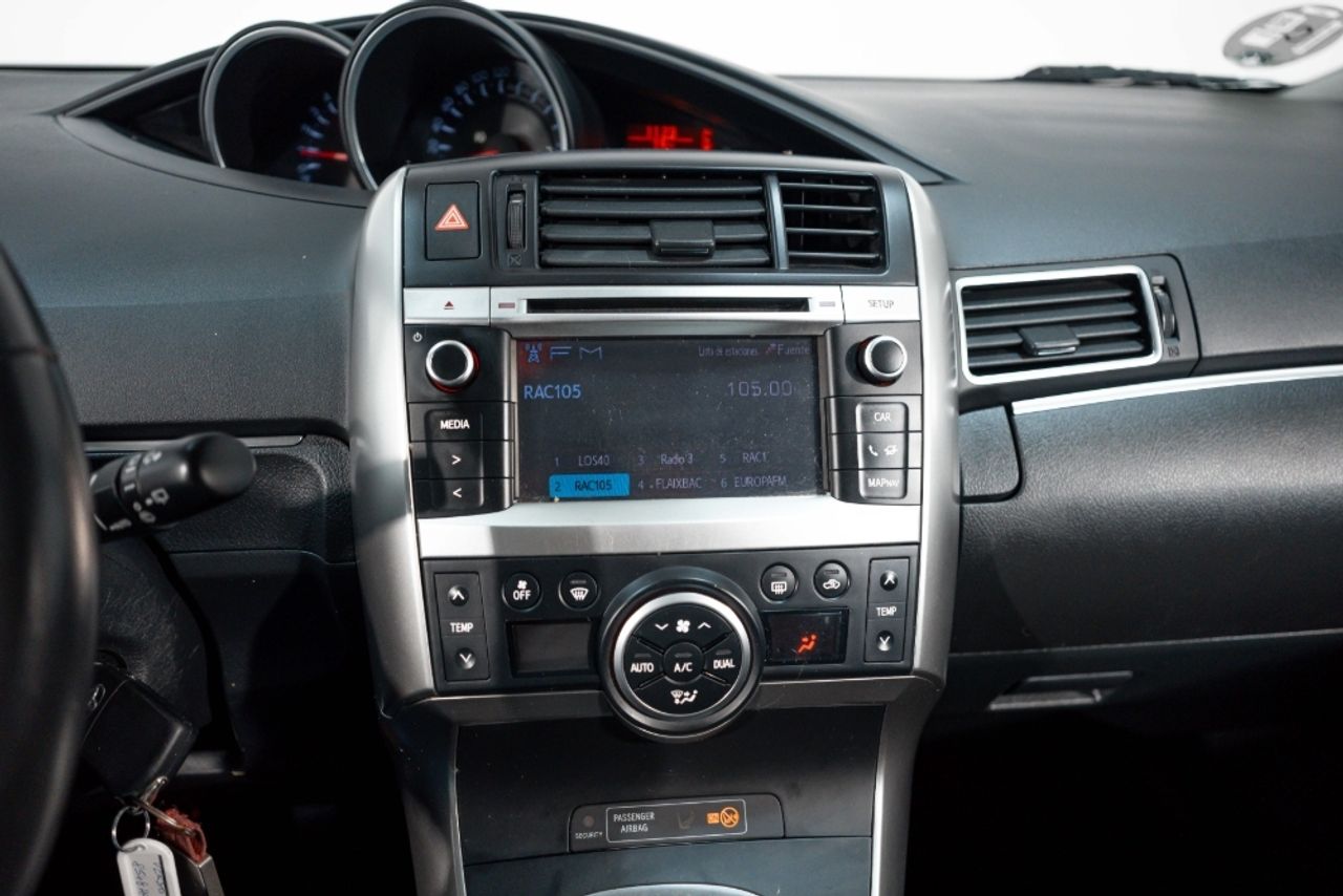 Foto Toyota Corolla Verso 18
