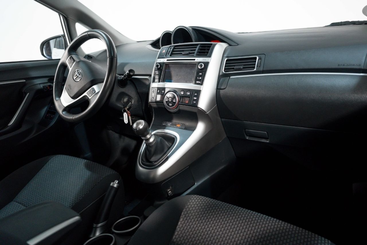 Foto Toyota Corolla Verso 21