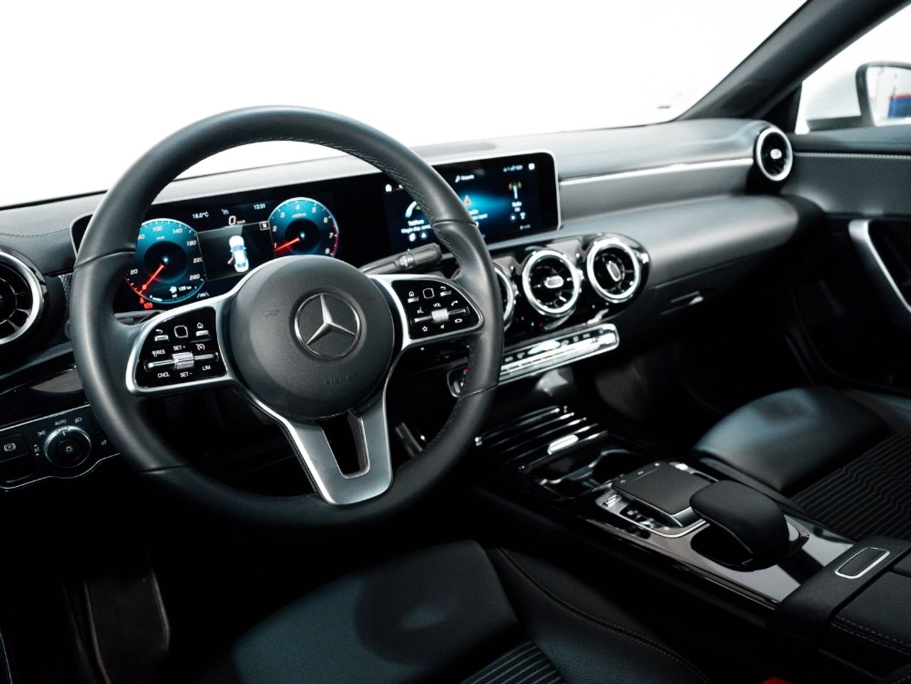 Foto Mercedes-Benz Clase CLA 21