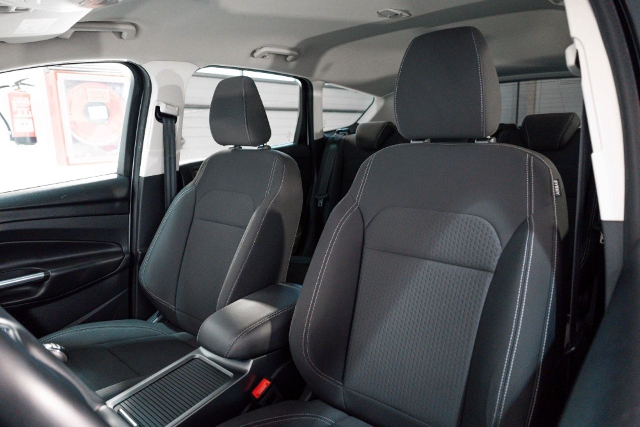 Foto Ford Kuga 8