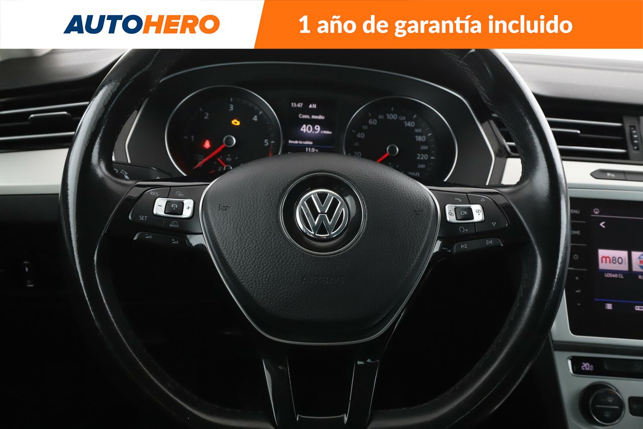 Foto Volkswagen Passat 19