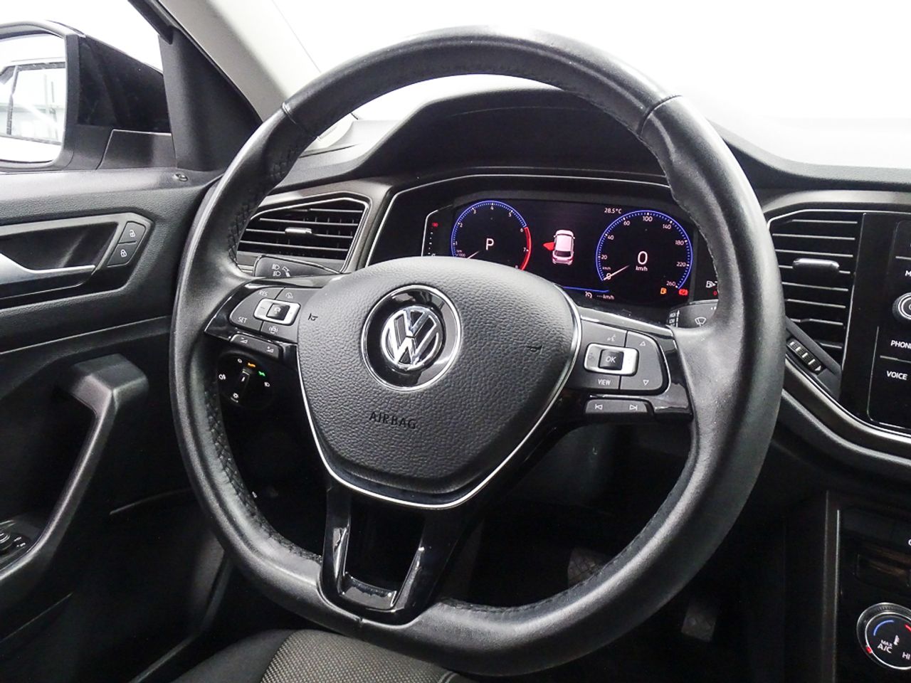 Foto Volkswagen T-Roc 16