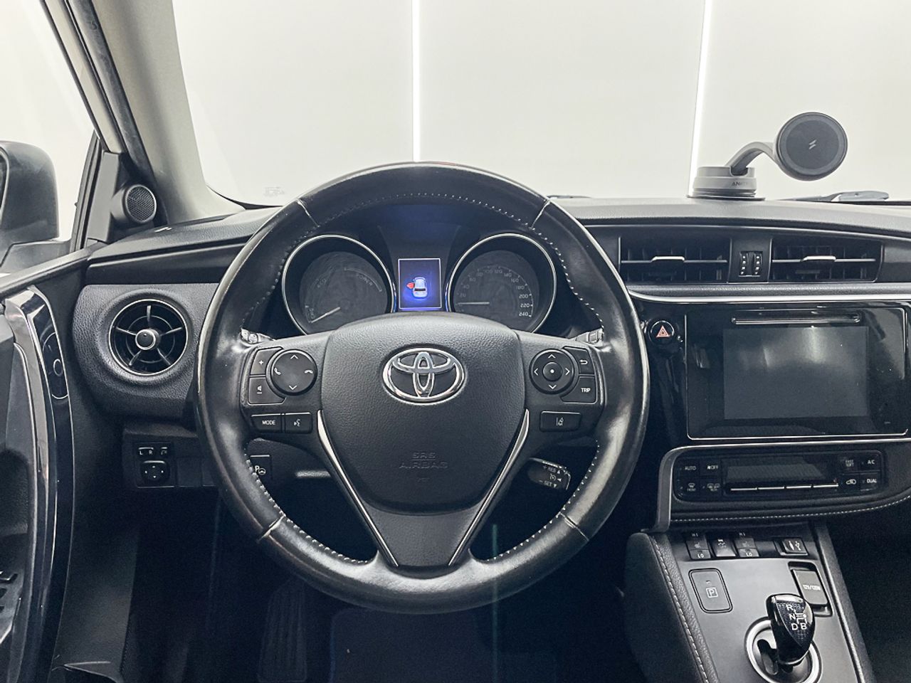 Foto Toyota Auris 12