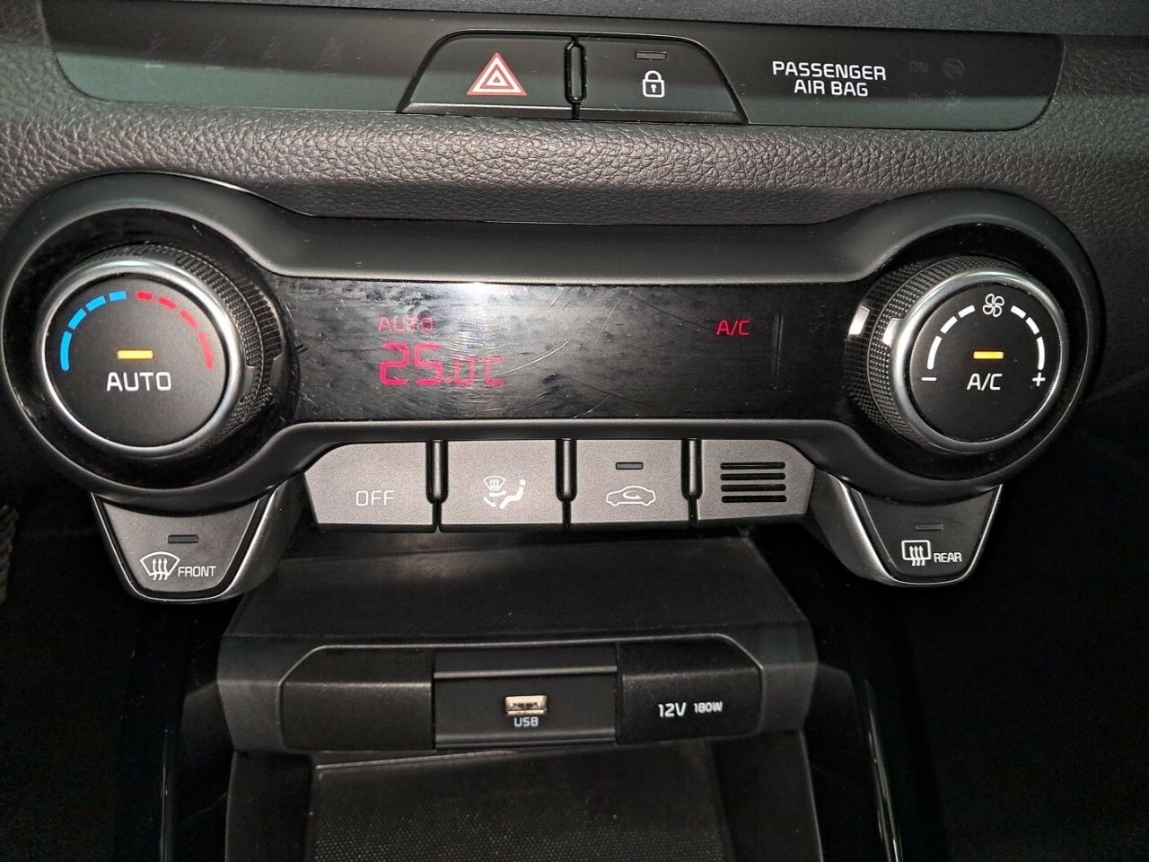 Foto Kia Stonic 17
