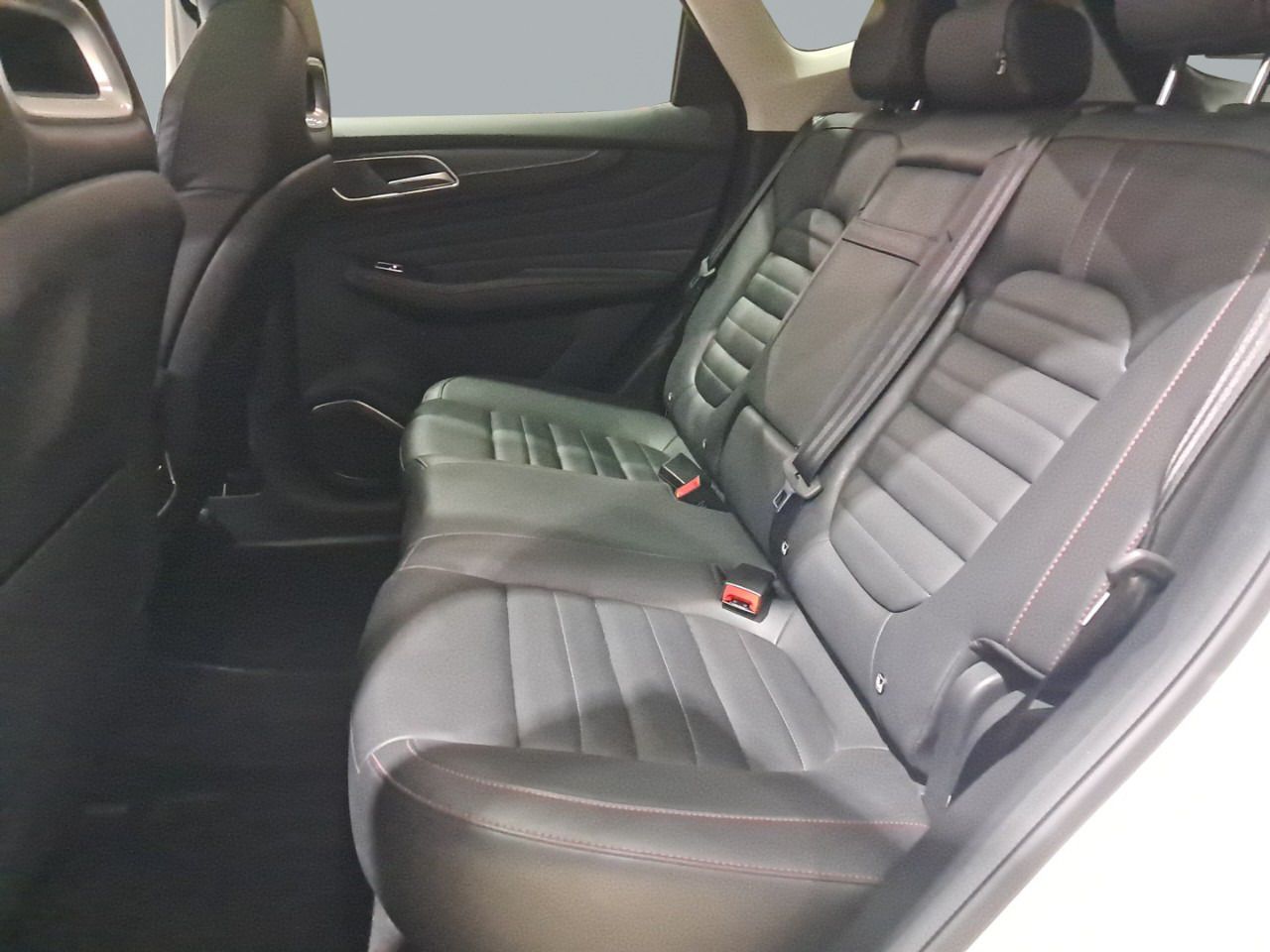 Foto MG HS 10