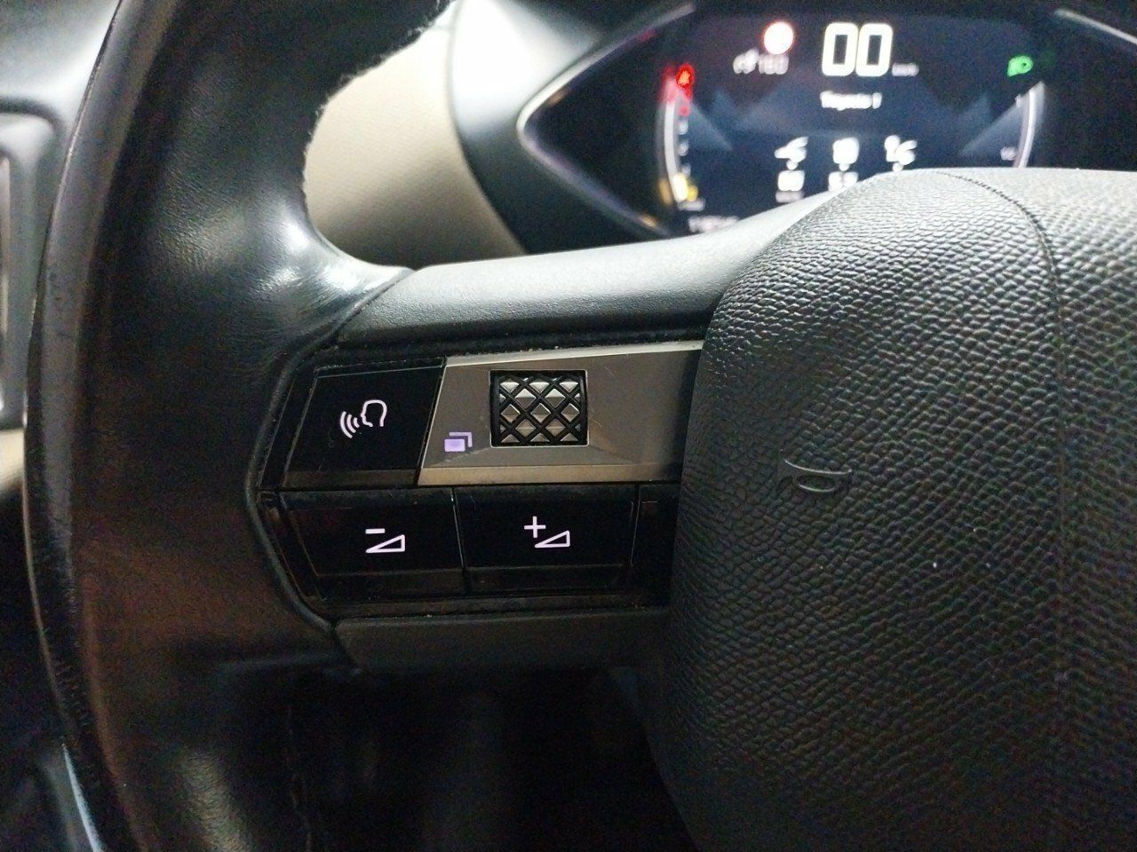 Foto DS Automobiles DS 3 23
