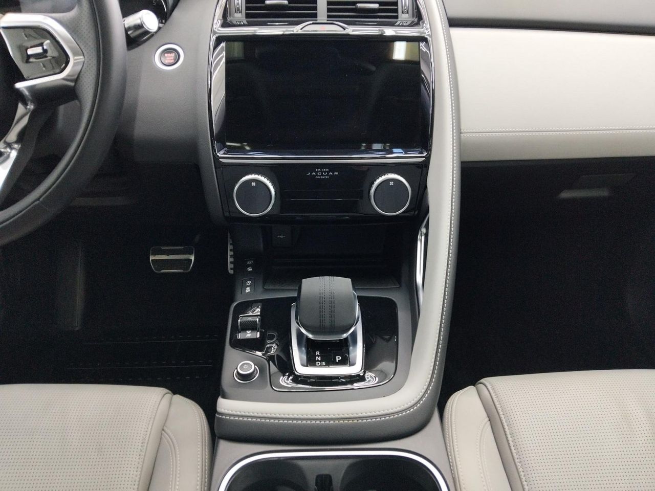 Foto Jaguar E-Pace 12