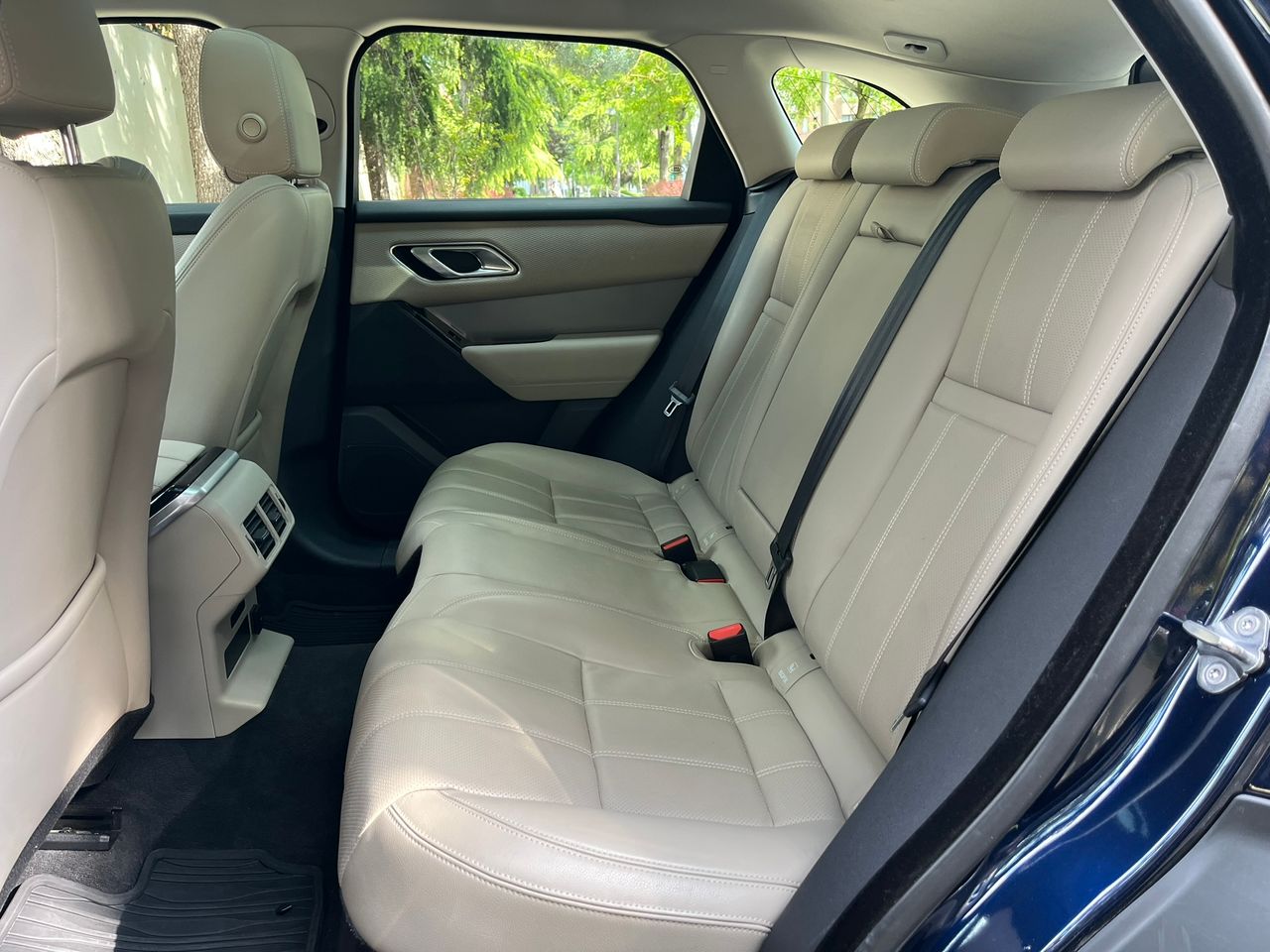 Foto Land-Rover Range Rover Velar 12