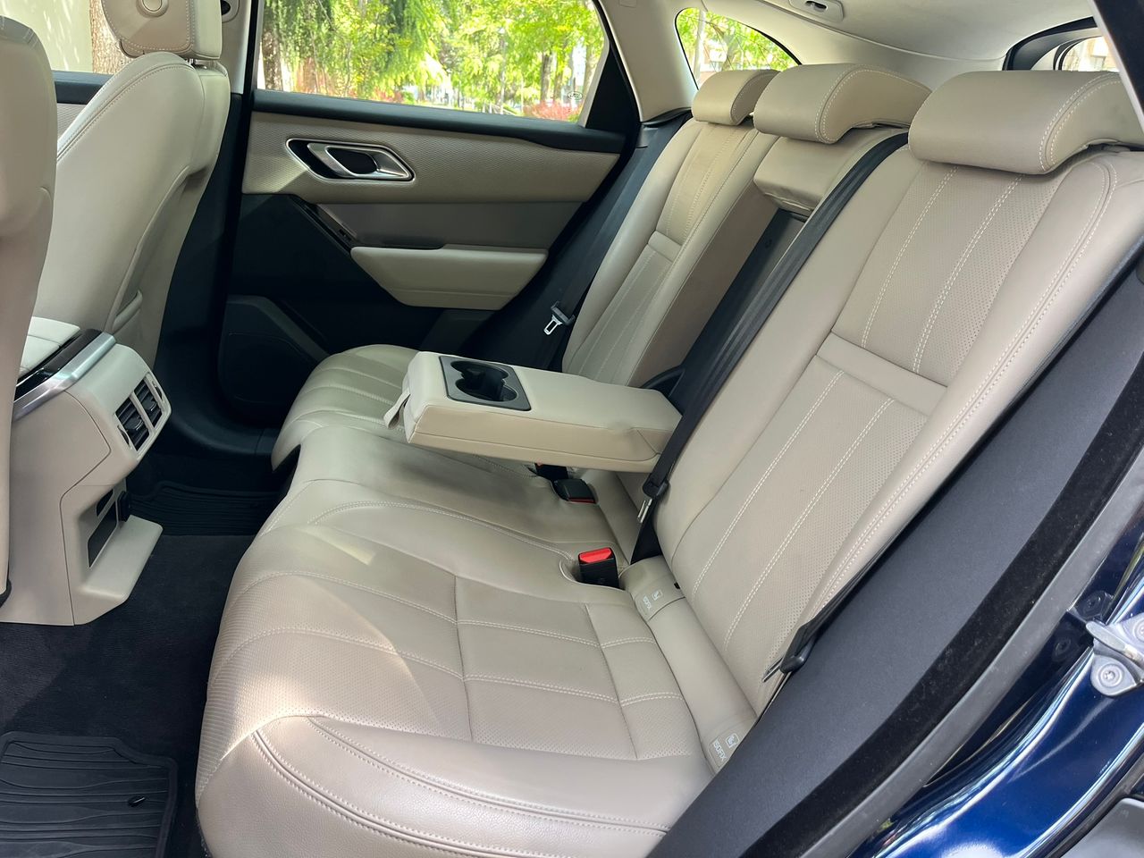 Foto Land-Rover Range Rover Velar 18
