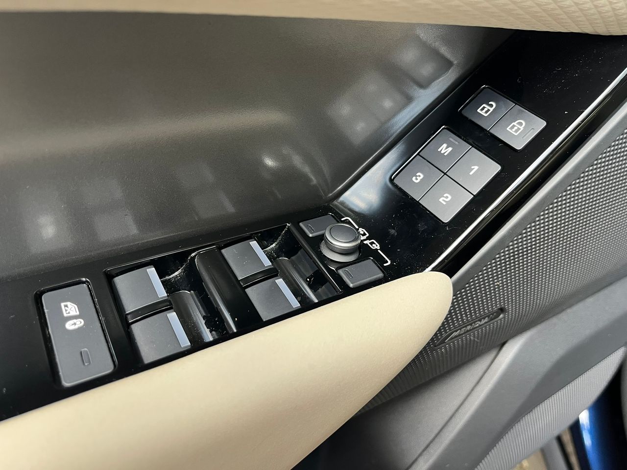 Foto Land-Rover Range Rover Velar 22