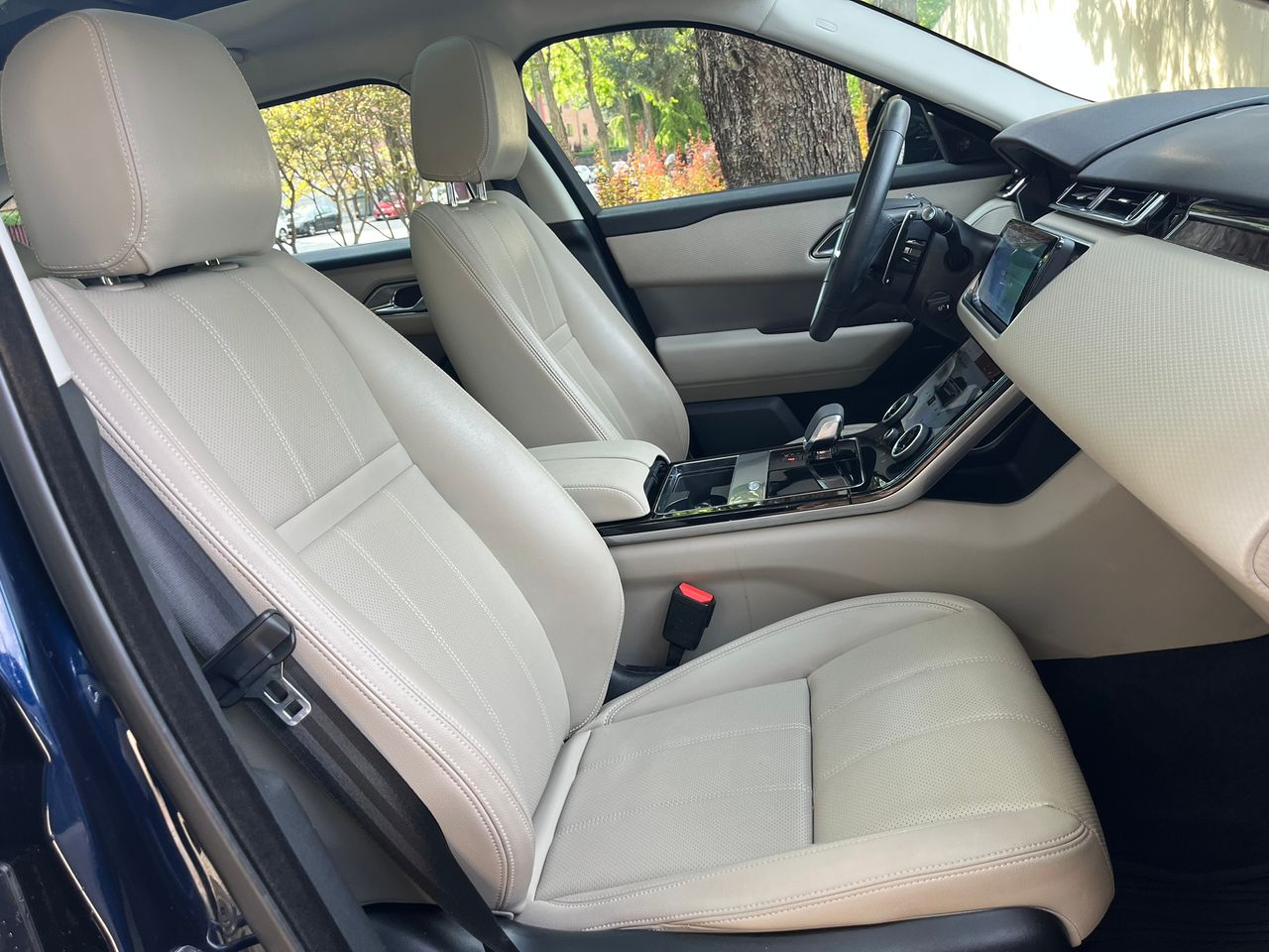 Foto Land-Rover Range Rover Velar 23