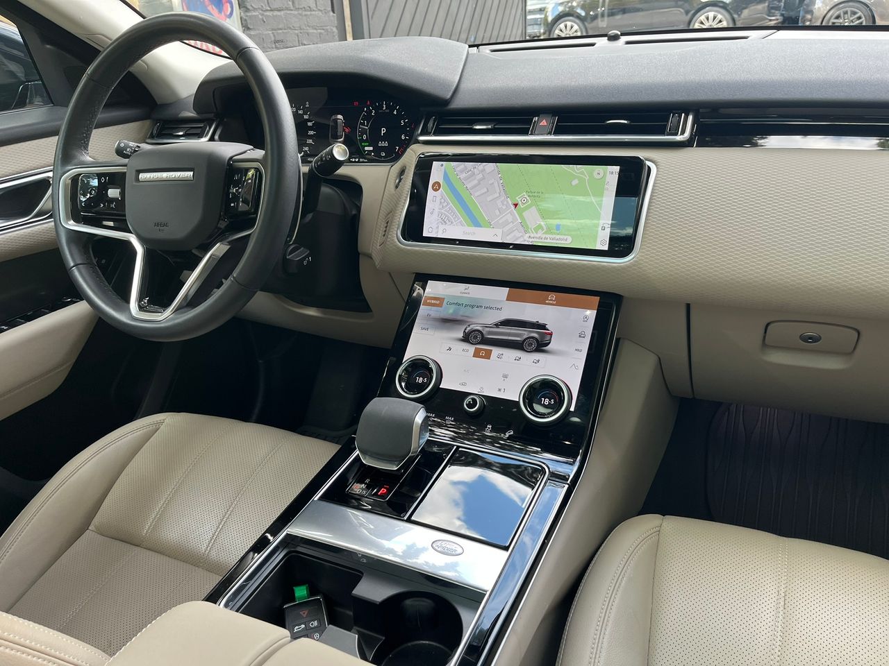 Foto Land-Rover Range Rover Velar 25