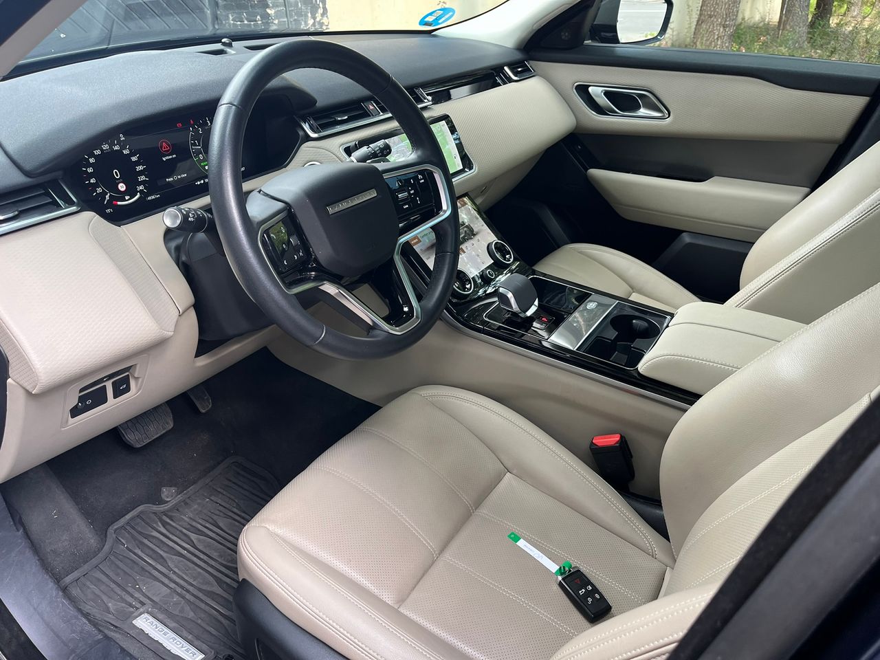Foto Land-Rover Range Rover Velar 28