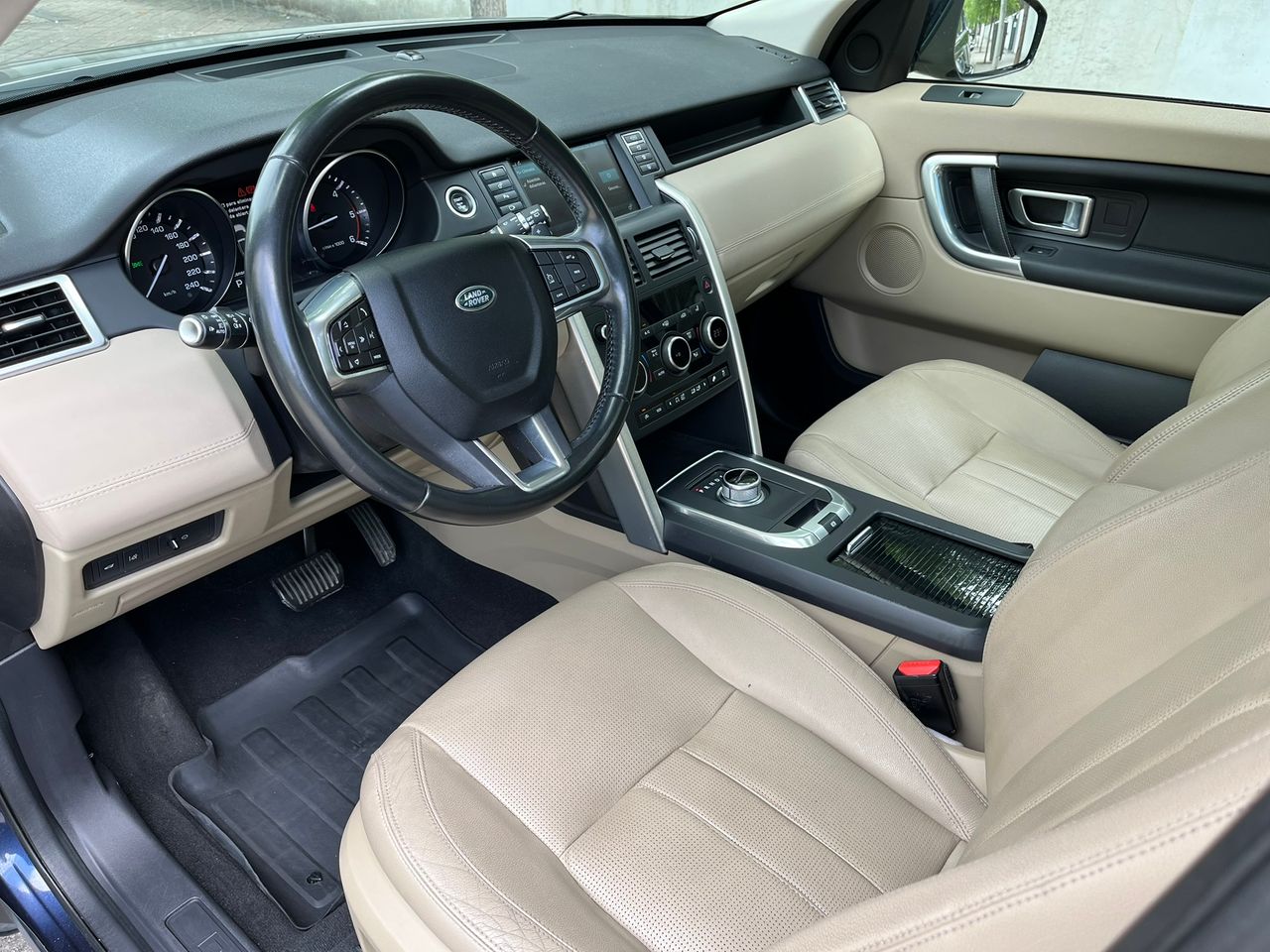 Foto Land-Rover Discovery Sport 20