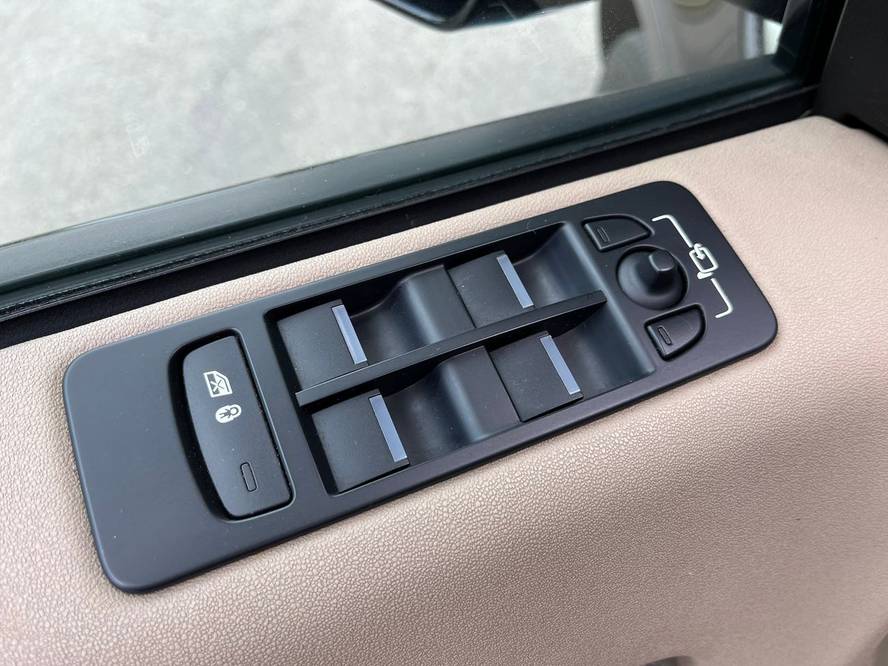 Foto Land-Rover Discovery Sport 32