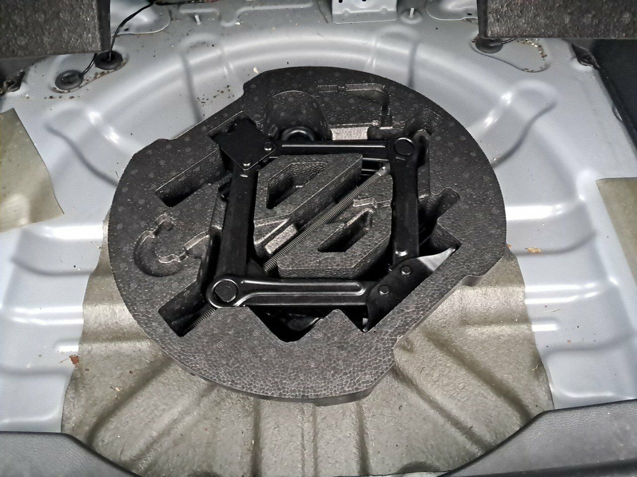 Foto DR Automobiles DR5 32