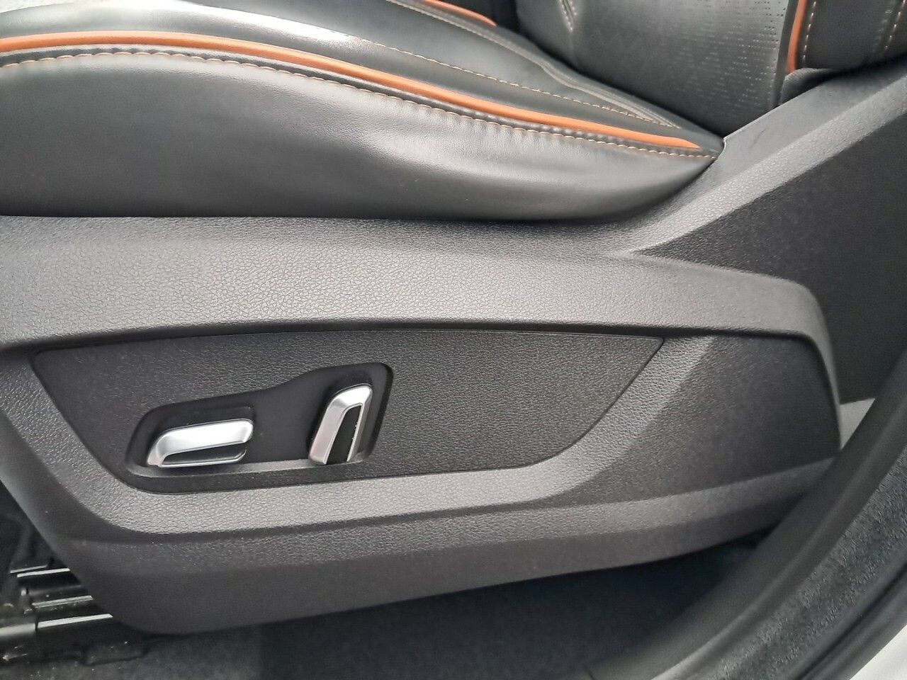 Foto DR Automobiles DR5 34