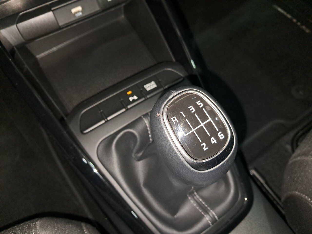 Foto Kia Stonic 18