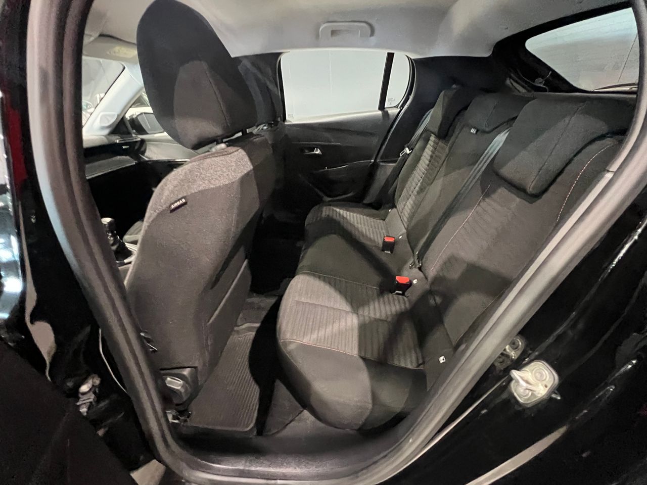 Foto Peugeot 208 9