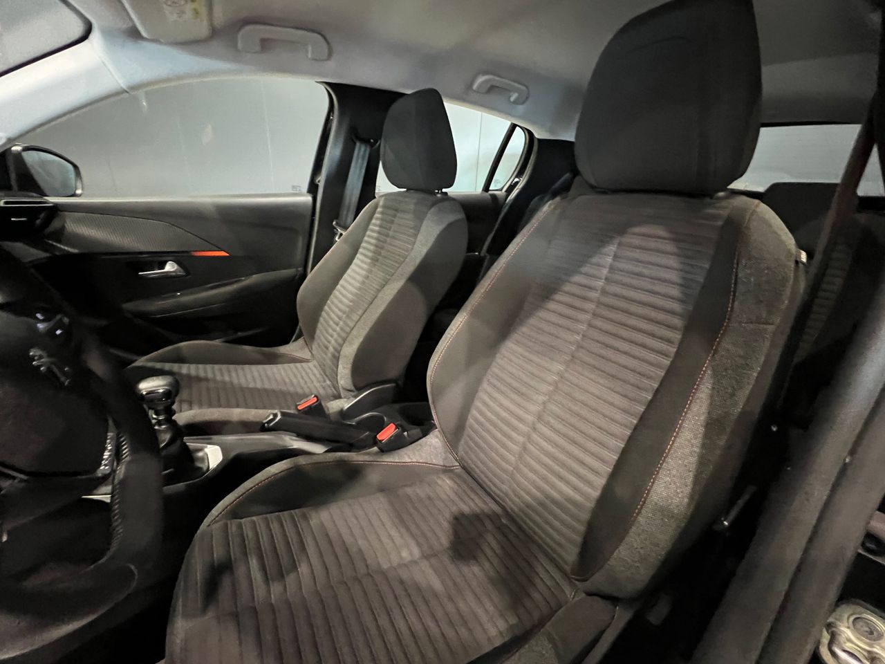 Foto Peugeot 208 10
