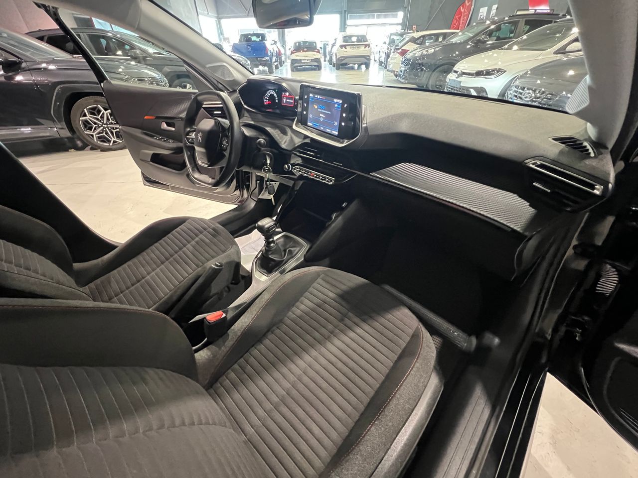 Foto Peugeot 208 11