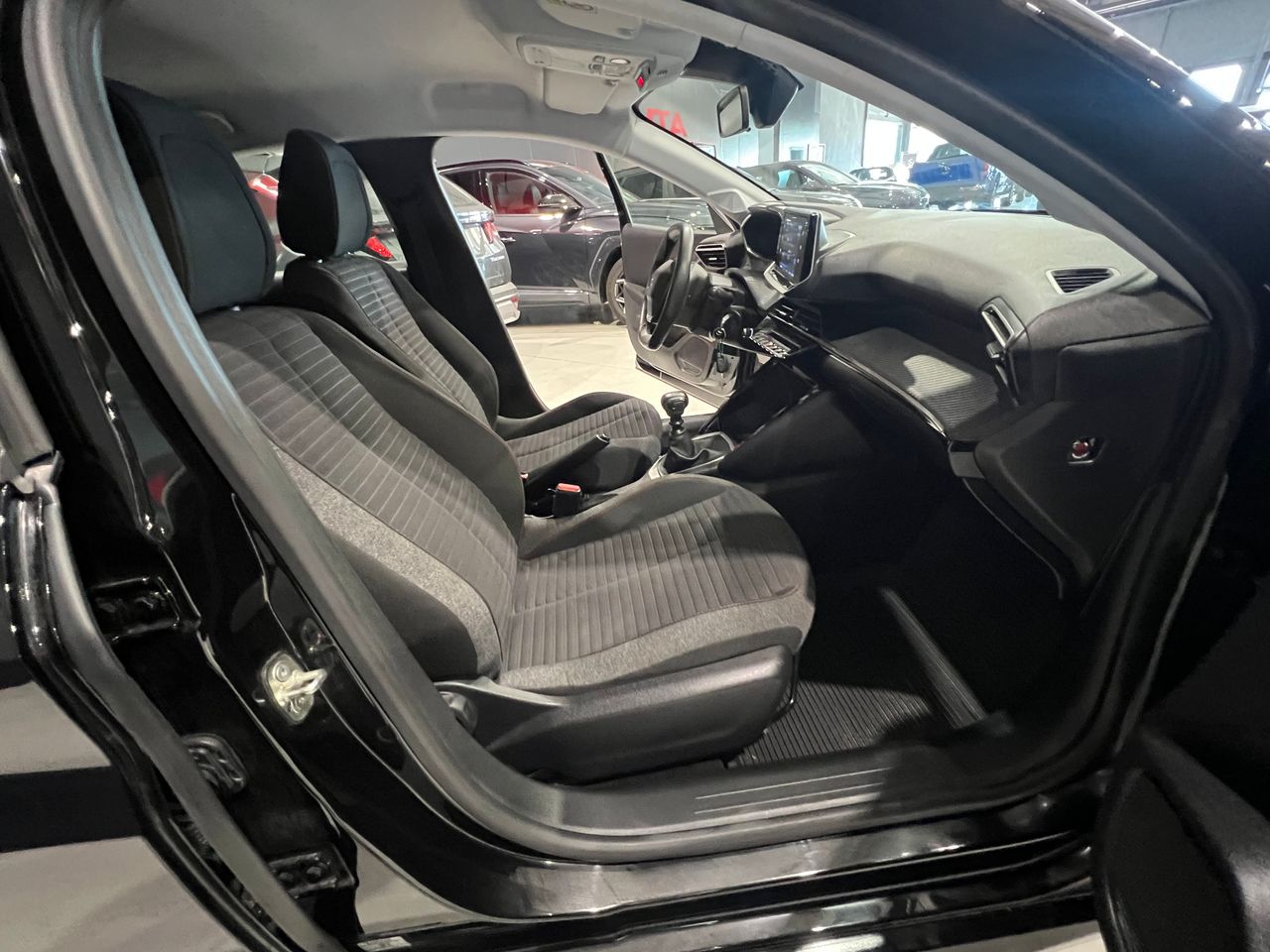 Foto Peugeot 208 12