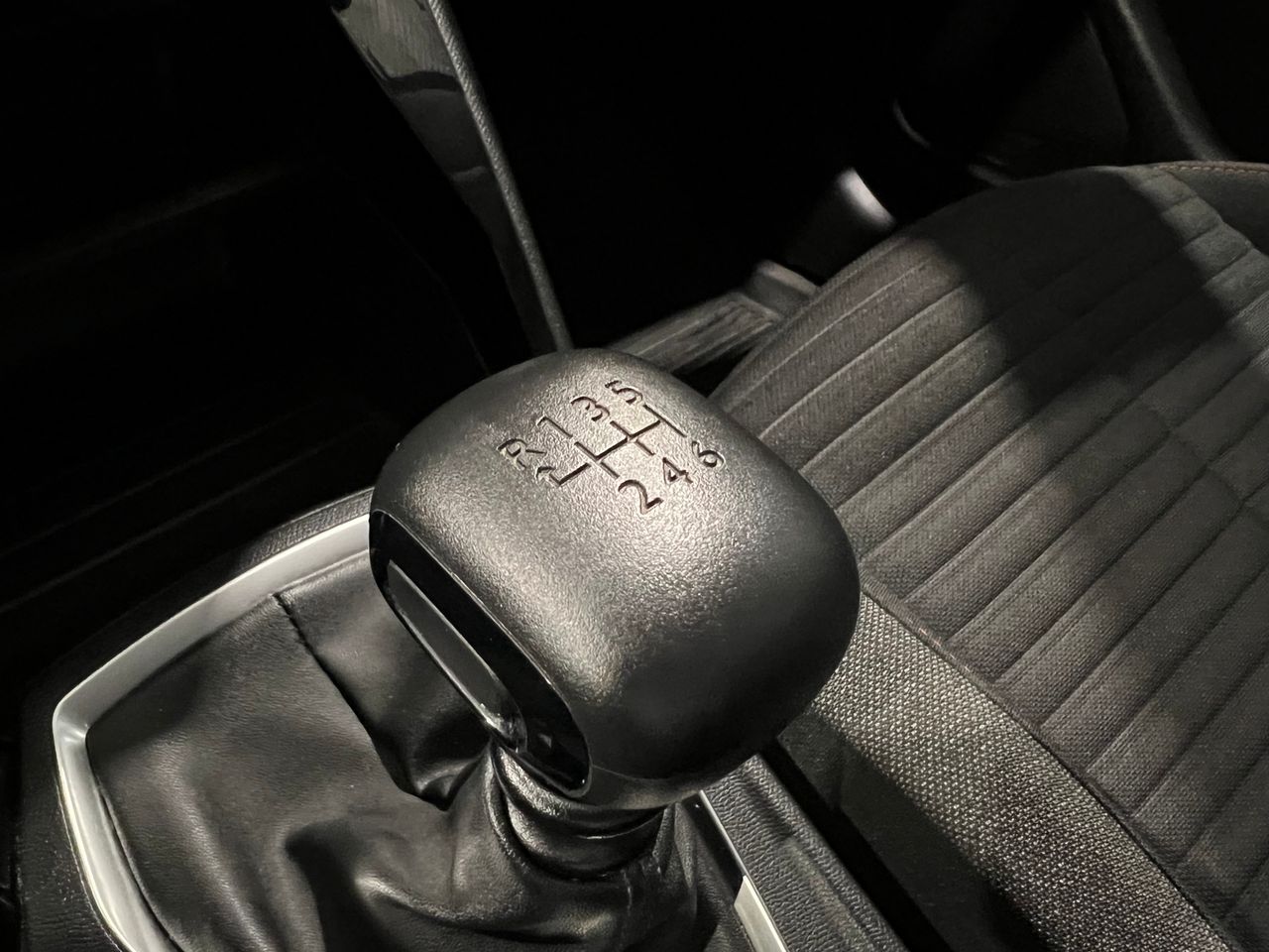 Foto Peugeot 208 14