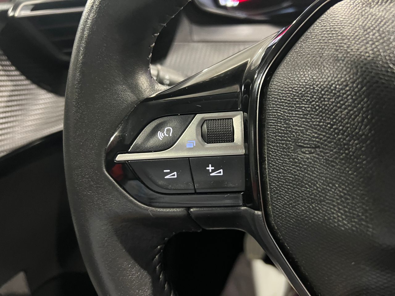 Foto Peugeot 208 18