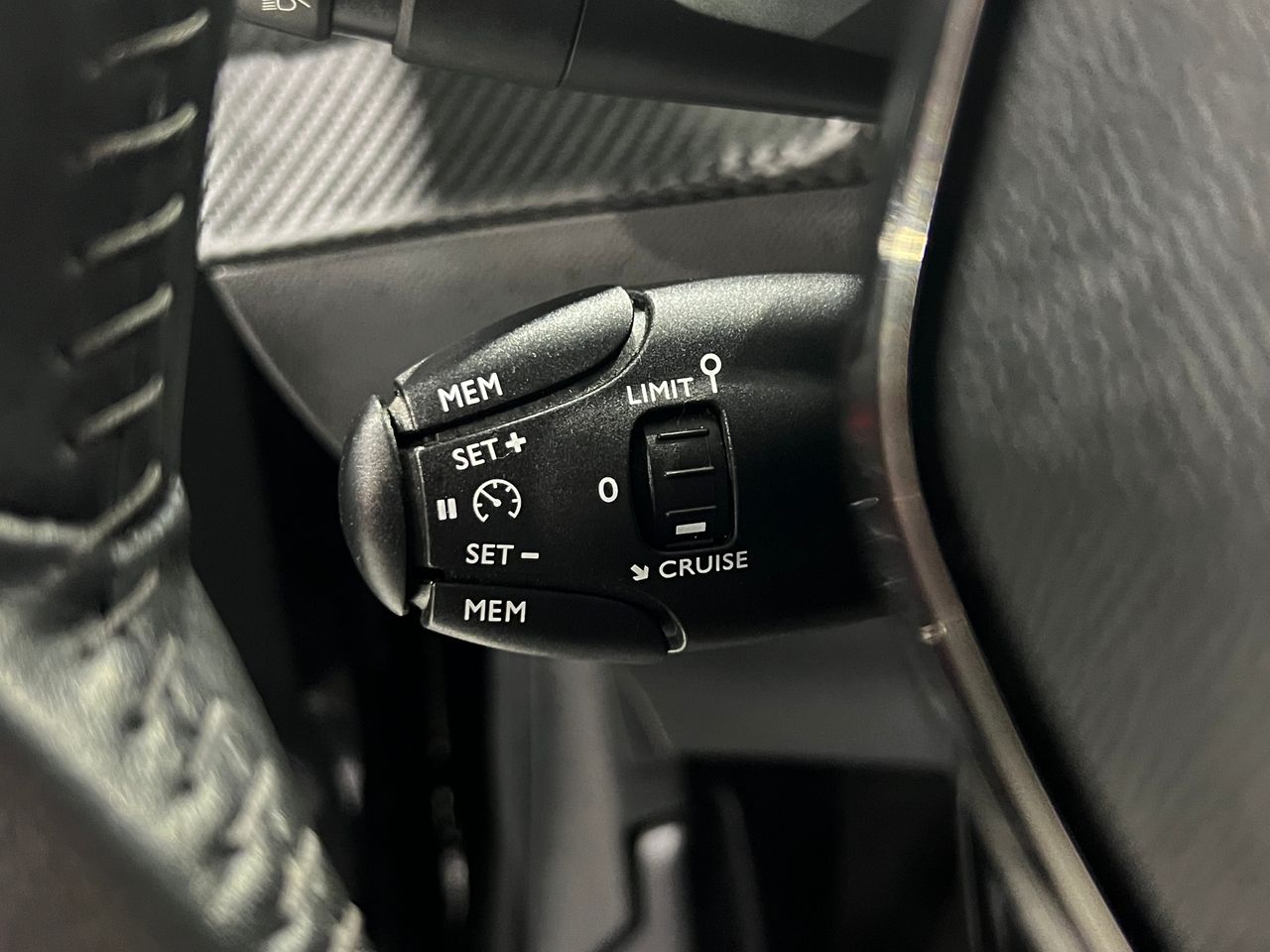 Foto Peugeot 208 20