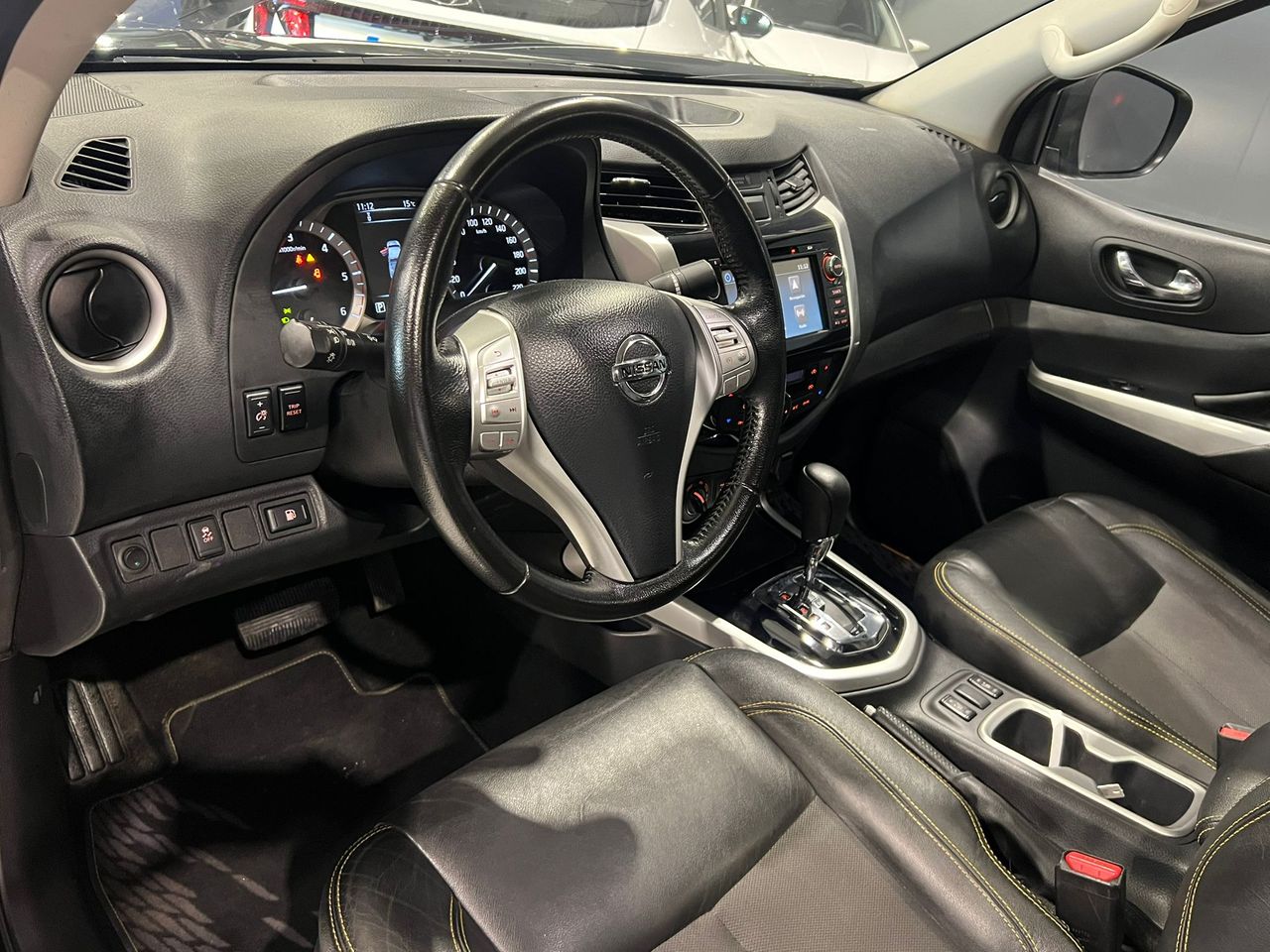 Foto Nissan Navara 12
