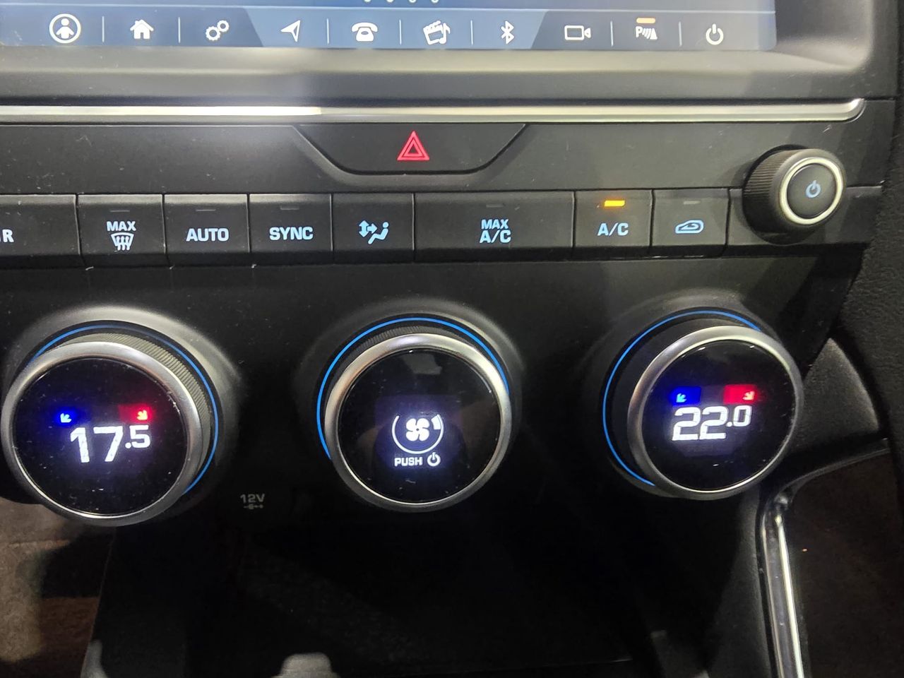 Foto Jaguar E-Pace 15