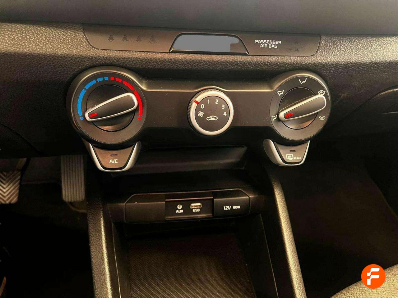 Foto Kia Stonic 10
