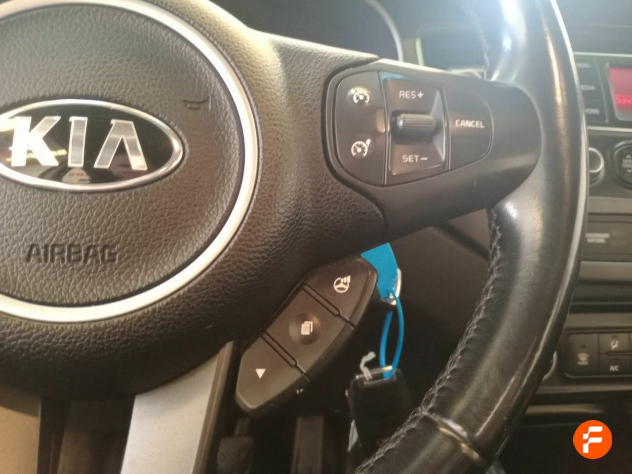 Foto Kia Carens 11