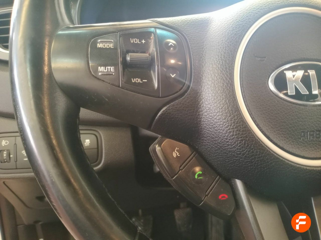 Foto Kia Carens 12