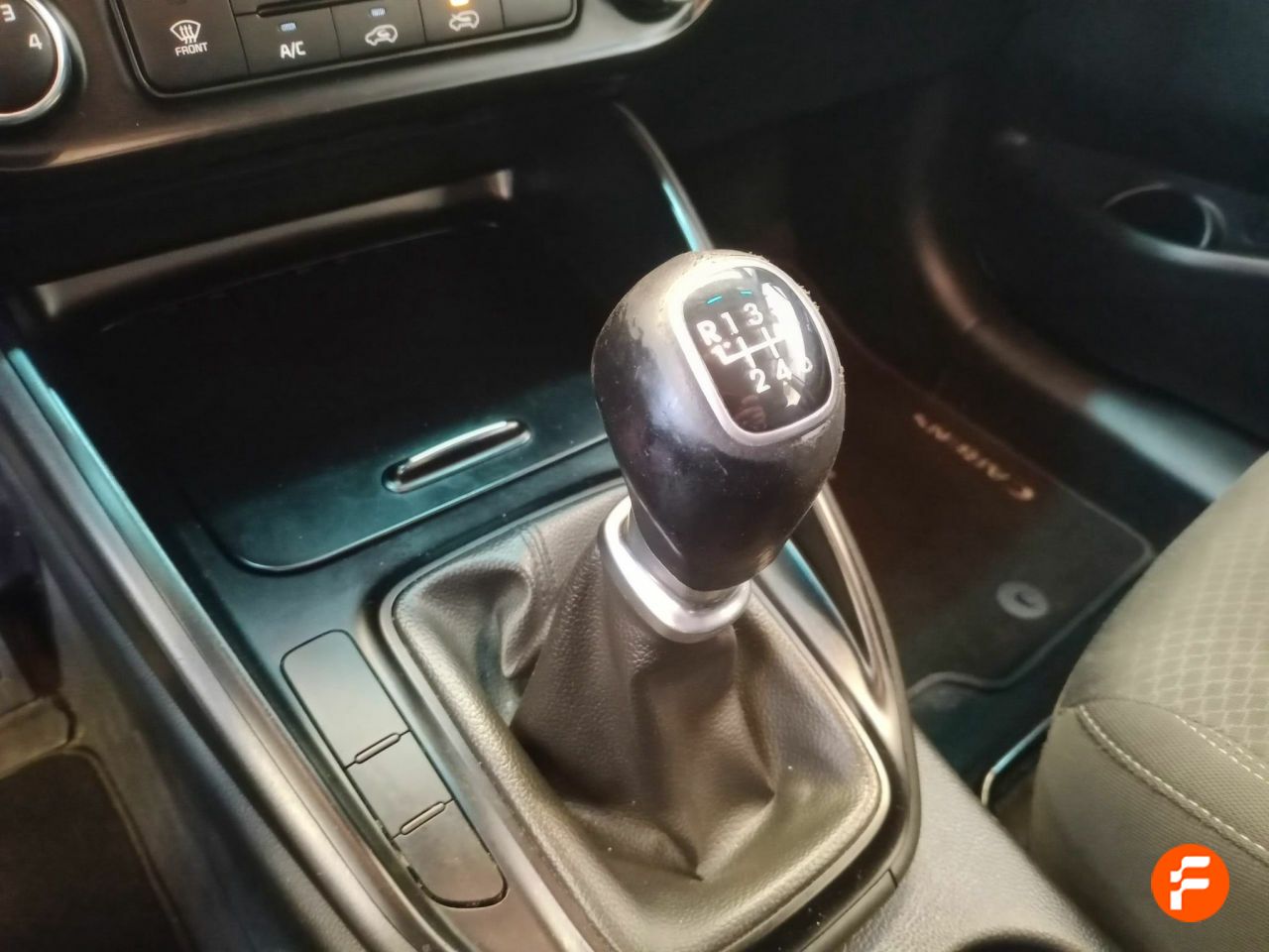 Foto Kia Carens 15