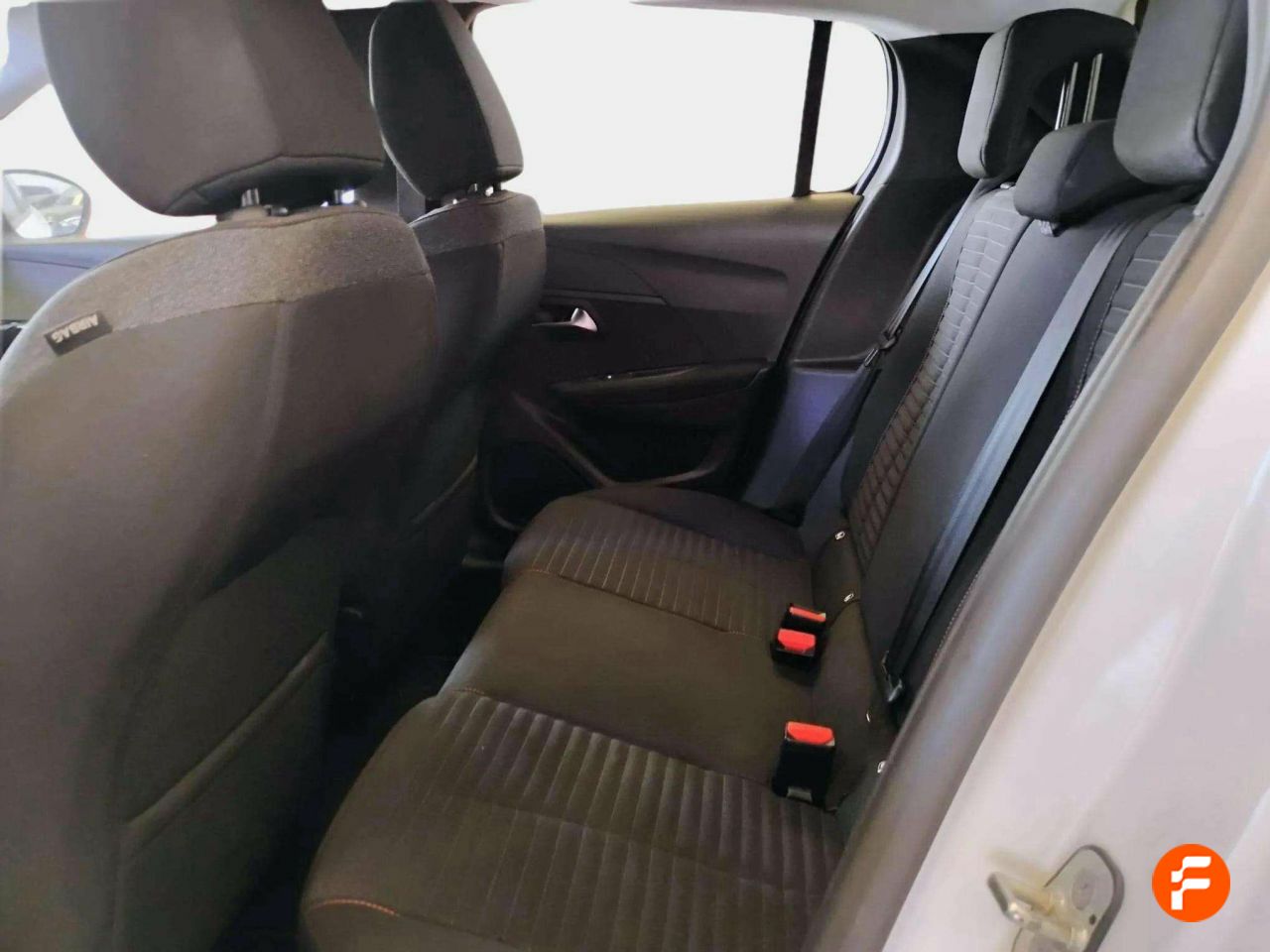 Foto Peugeot 208 8