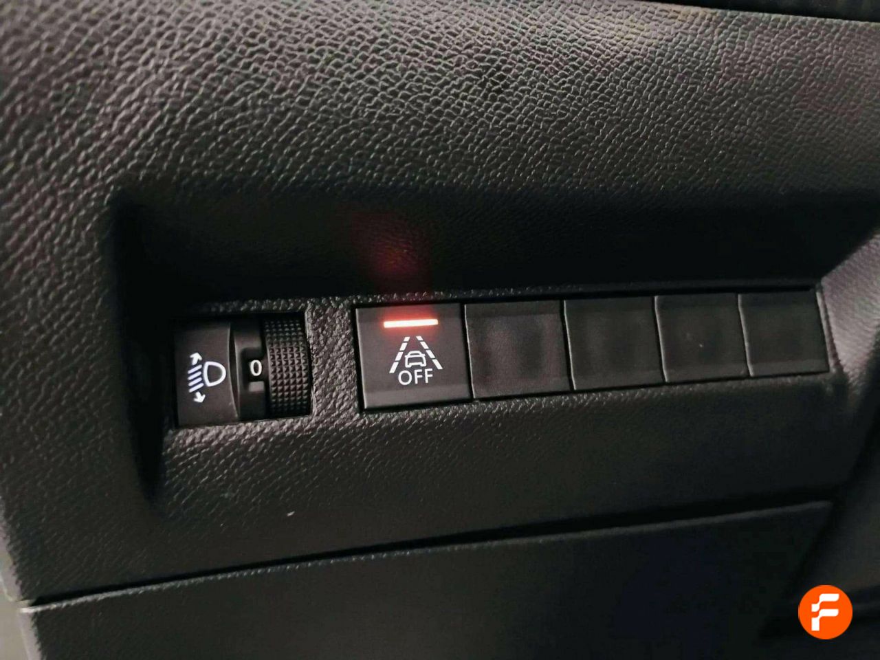 Foto Peugeot 208 14