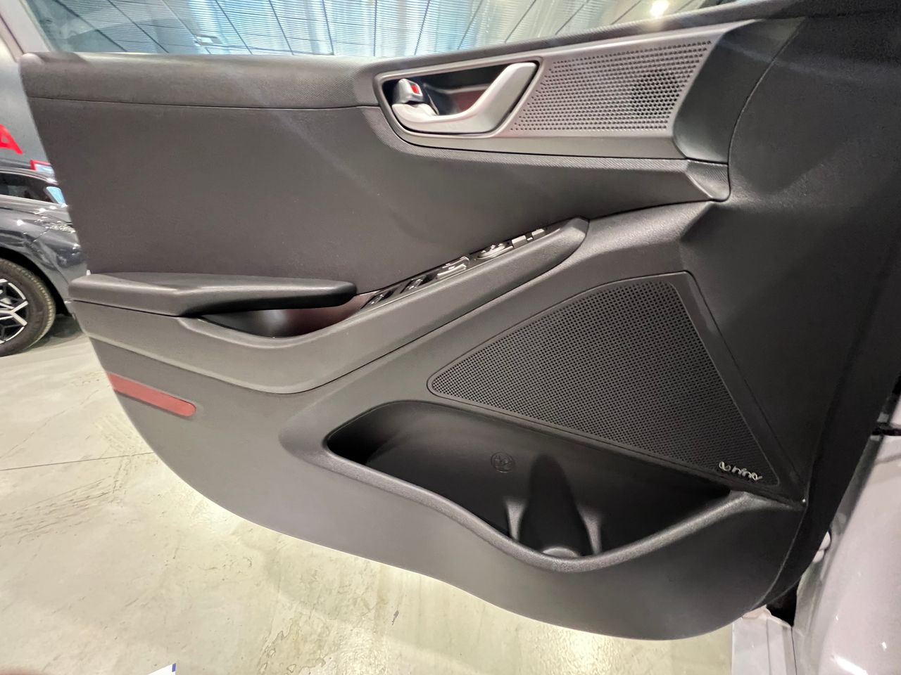 Foto Hyundai IONIQ 16
