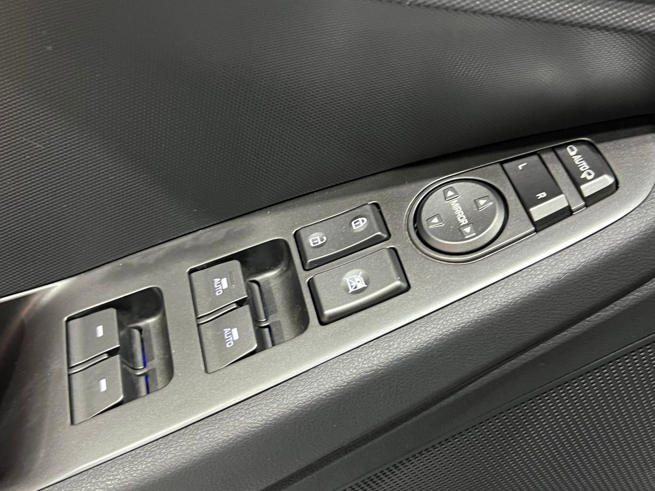 Foto Hyundai IONIQ 24